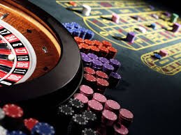 Meja Sic Bo dengan kamera close-up untuk transparansi hasil dadu di dewapokerqq